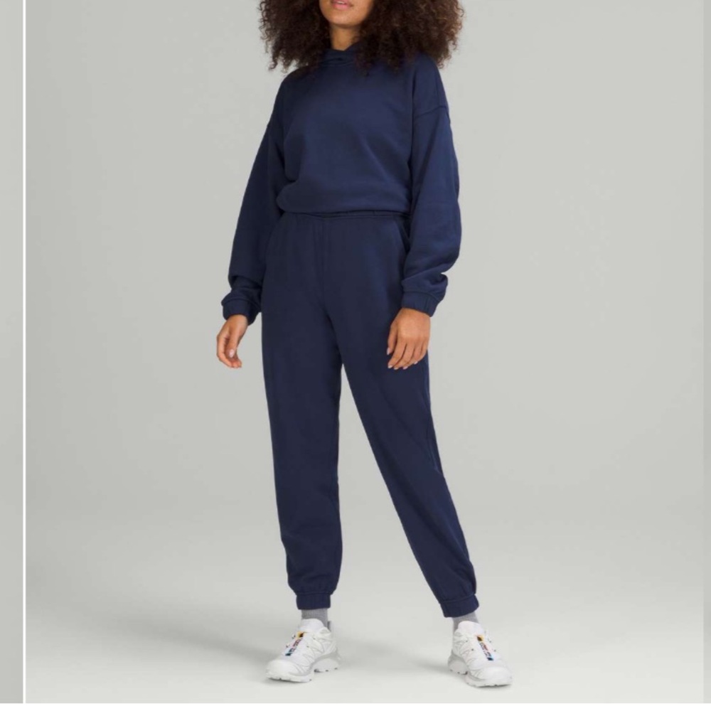 Lululemon Relaxed High-Rise Jogger
Night Sea